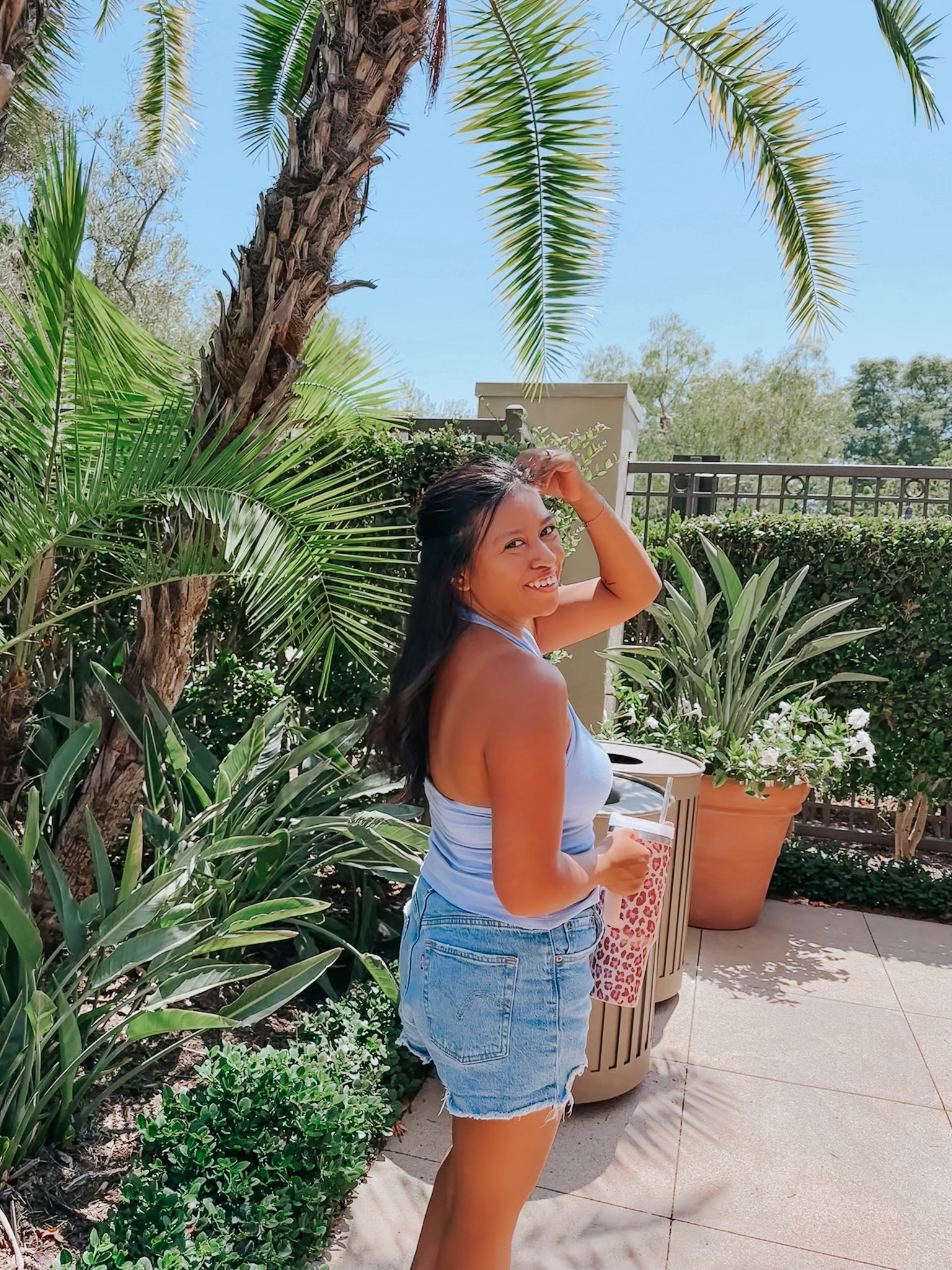 Klassy Network Halter top size
Medium 

#LTKSeasonal #LTKStyleTip