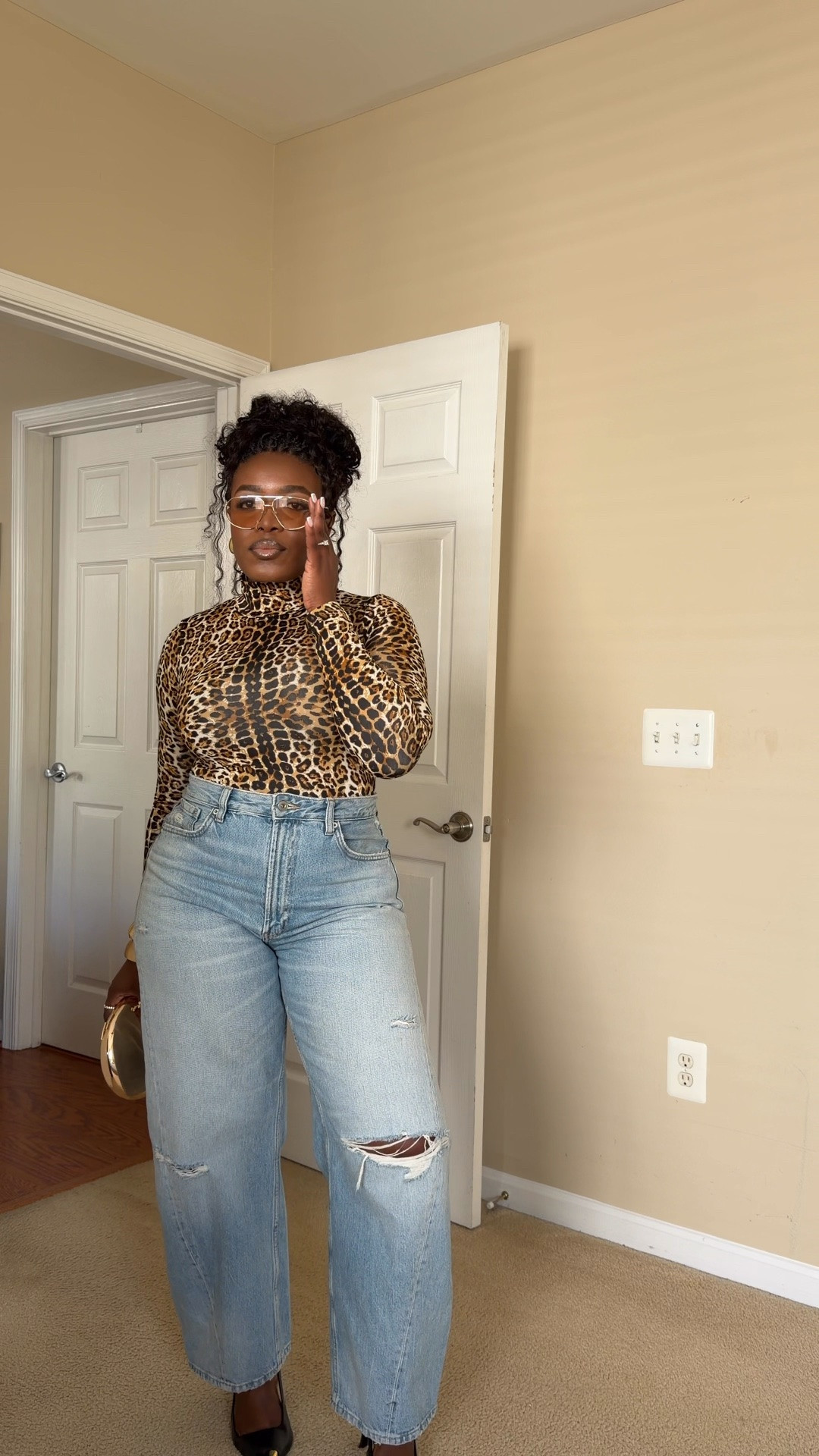 Date Night Outfit Inspo 🖤🤎
Top: Medium 
Jeans: from Zara, REF 5762/040/403
Those Levi’s jeans I link for similar without the distressed in the knees, they fit similar in size 30 and have adjustable waist.

#LTKgrwm #LTKMidsize #LTKPlusSize
