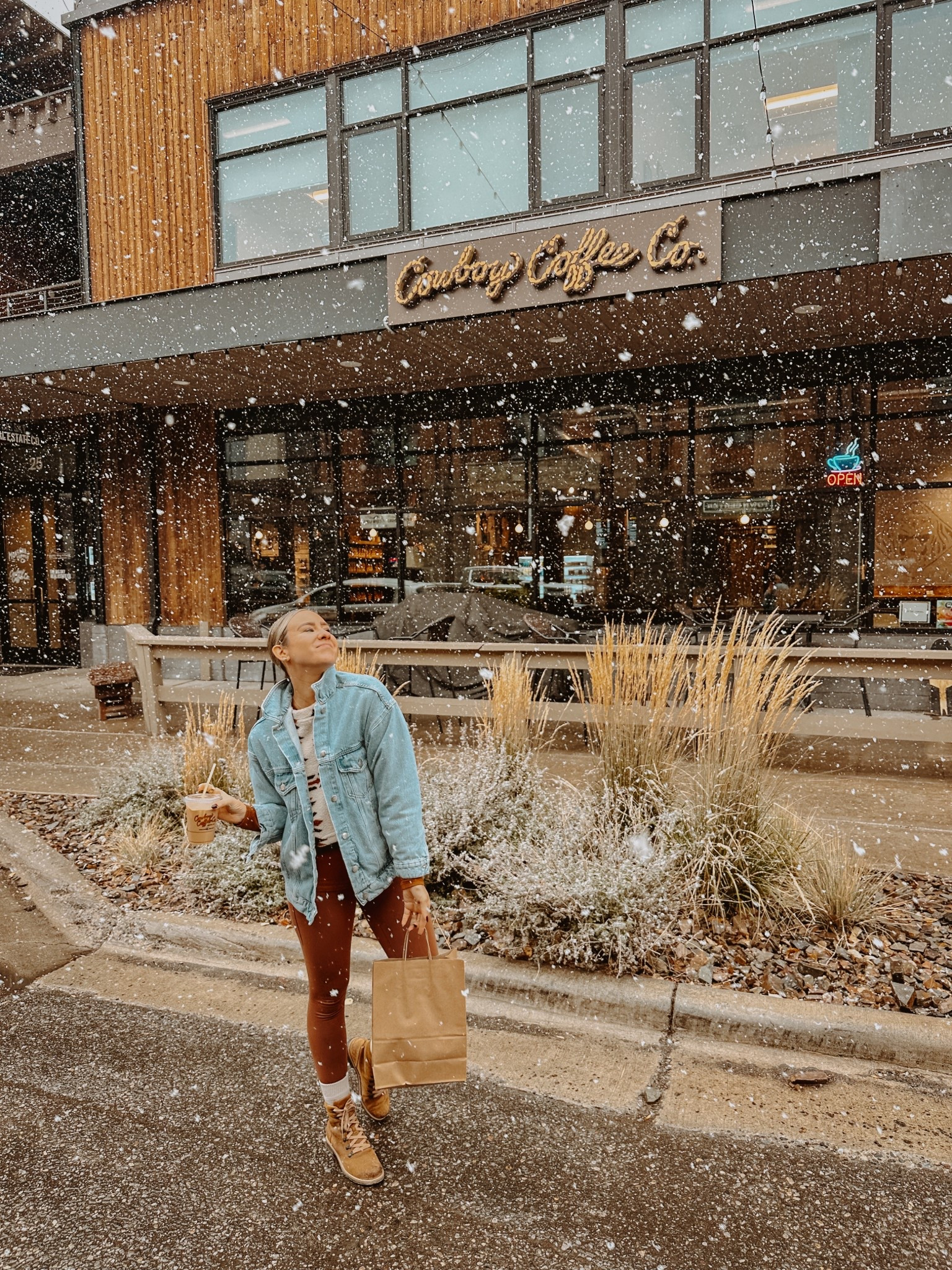 Literally the best denim jacket I’ve ever owned. I have the Dark Denim 💙

#LTKSeasonal #LTKStyleTip #LTKFindsUnder100