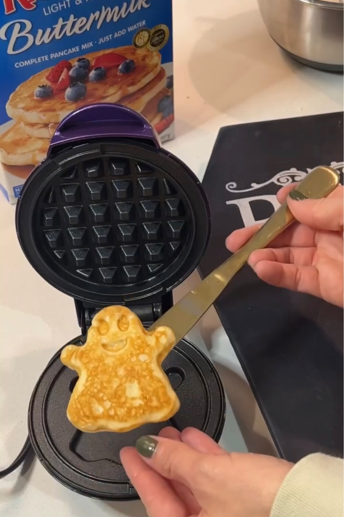 Williams Sonoma Dash Ghost Mini Waffle Maker