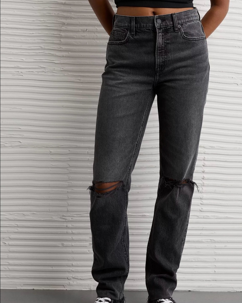 The denim trend I’m actually living in 👖✨ American Eagle jeans for the win—perfect rise, great stretch, and easy to dress up or down.

#AmericanEagle #LTKTrend #DenimTrends #LTKOutfit #OOTD #StreetStyle #JeansLove


#LTKMidsize #LTKgrwm #LTKSaleAlert