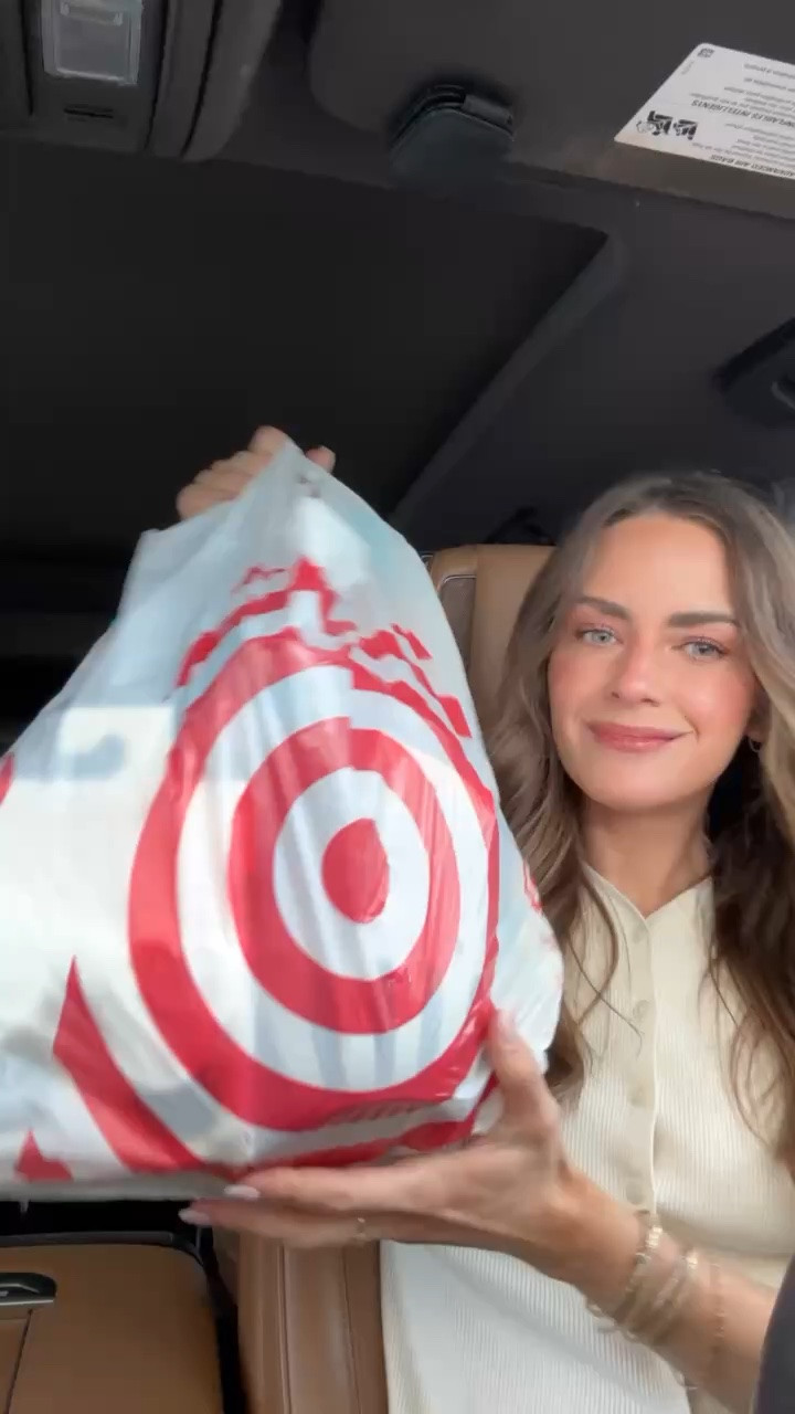 #ad WHAT’S IN MY BAG I always love to watch these & would love to know the most random thing you’ve found in your bag. I think a snail or a rock Emmett found takes the cake for me & always soo many snack wrappers. One thing I’m never without is a tampon just in case! Even if I may not need it– nothing is more girl’s girl coded than having something on hand that could help another woman in need. I love the @thisislperiod brand because they are made with 100% organic cotton & no synthetic pesticides, rayon, or fragrances. Plus, the applicator is BPA free. If you haven’t swapped your tampons for something cleaner, now is the time! It’s such an easy switch. You can find these at your local @target & I also have them linked here to add to your next online order. #TargetPartner #chooselove #chooseL #ThisisLDesignerSeries #liketkit