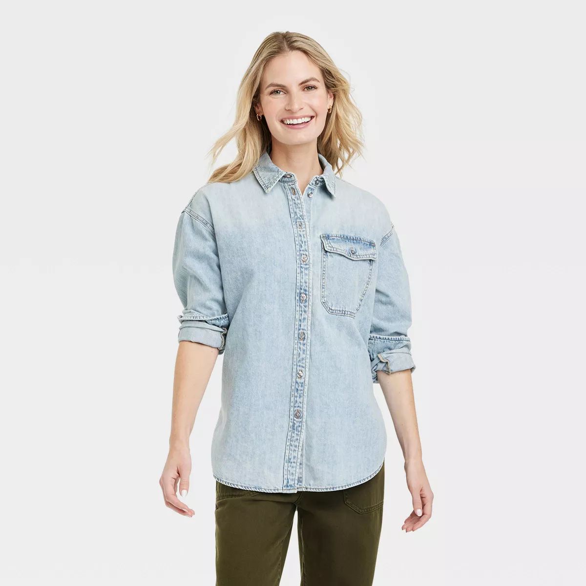Women's Long Sleeve Oversized Denim Boyfriend Shirt - Universal Thread™ Light Wash M | Target