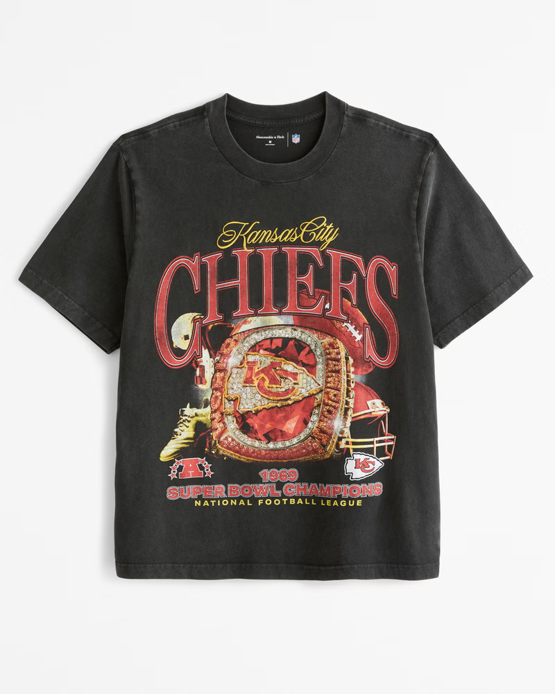 Abercrombie & Fitch Men's Kansas City Chiefs Vintage-Inspired Graphic Tee in Black - Size S | Abercrombie & Fitch (US)