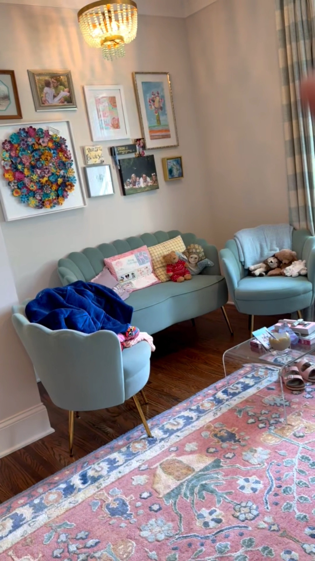 Yallalways ask about Mary Catherine‘s sitting area in her room. It’s on sale!!

#LTKSeasonal #LTKSaleAlert #LTKHome