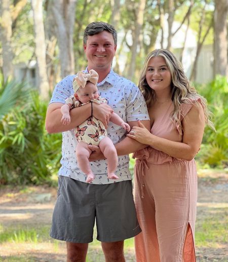 Family pictures outfit beach baby vacation