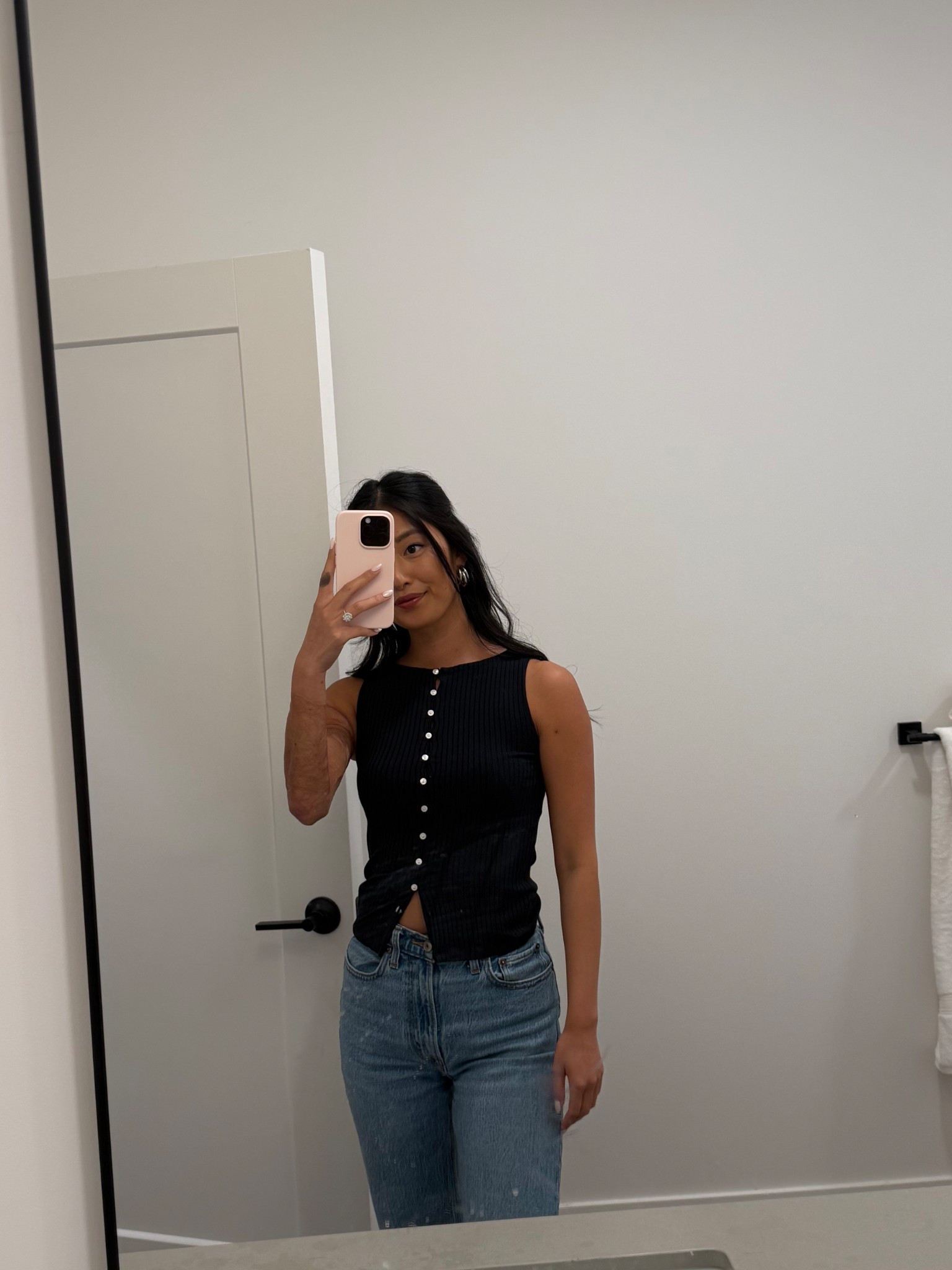 Top XS - Abercrombie / linking dupe 
Bottoms 25 - Abercrombie
Earrings - target / silver sold out linking gold & dupe 

