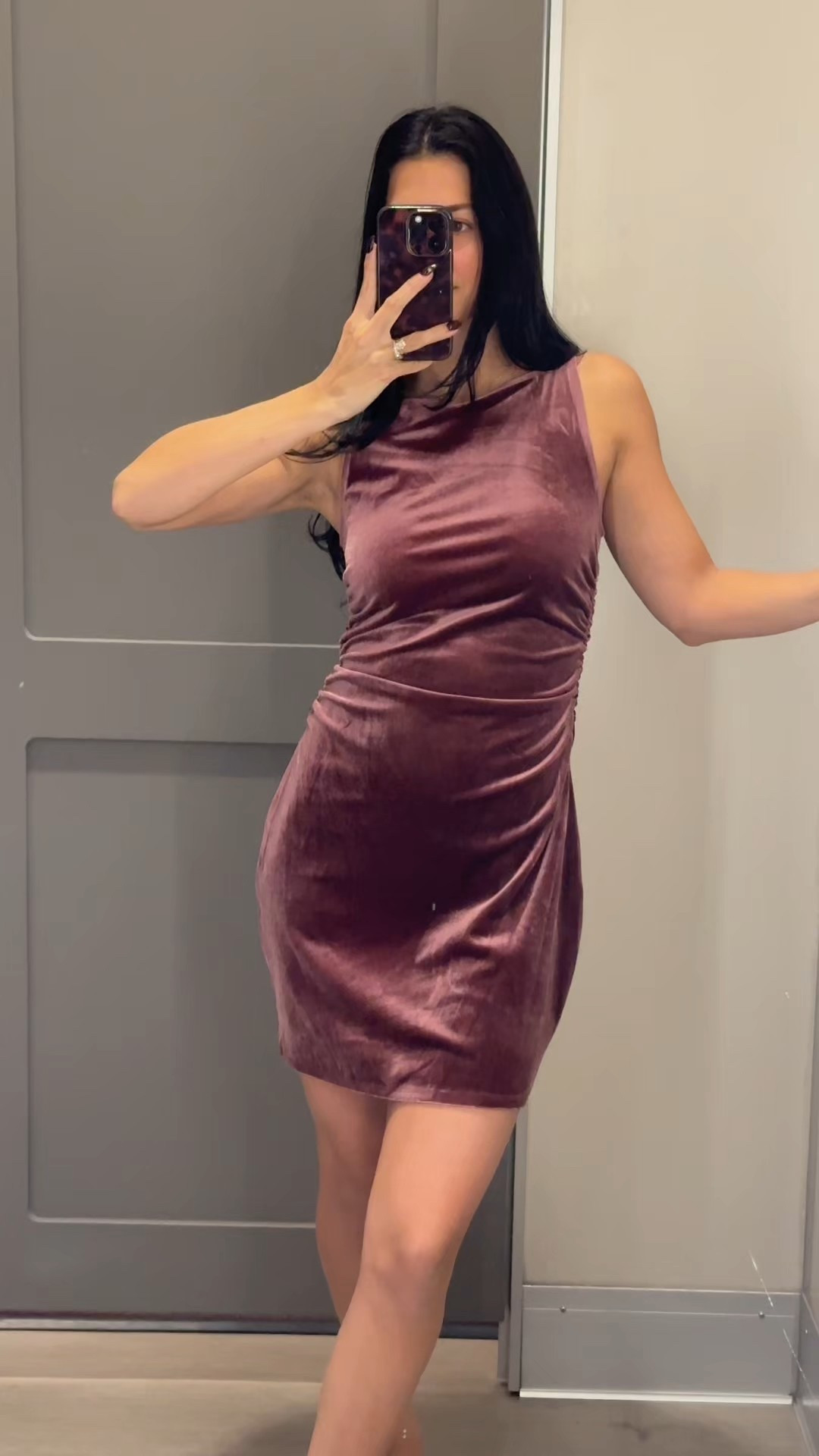 Wearing an xxs in the velvet and an XS in the green! 

The perfect Christmas dress 

#LTKHoliday #LTKSeasonal #LTKFindsUnder50