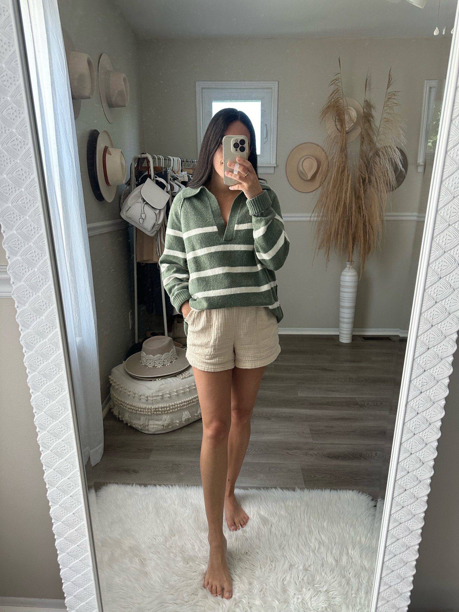 This sweater is on sale for 40% off today! Super soft and the perfect oversized fit. 

#LTKFindsUnder50 #LTKSaleAlert #LTKBacktoSchool