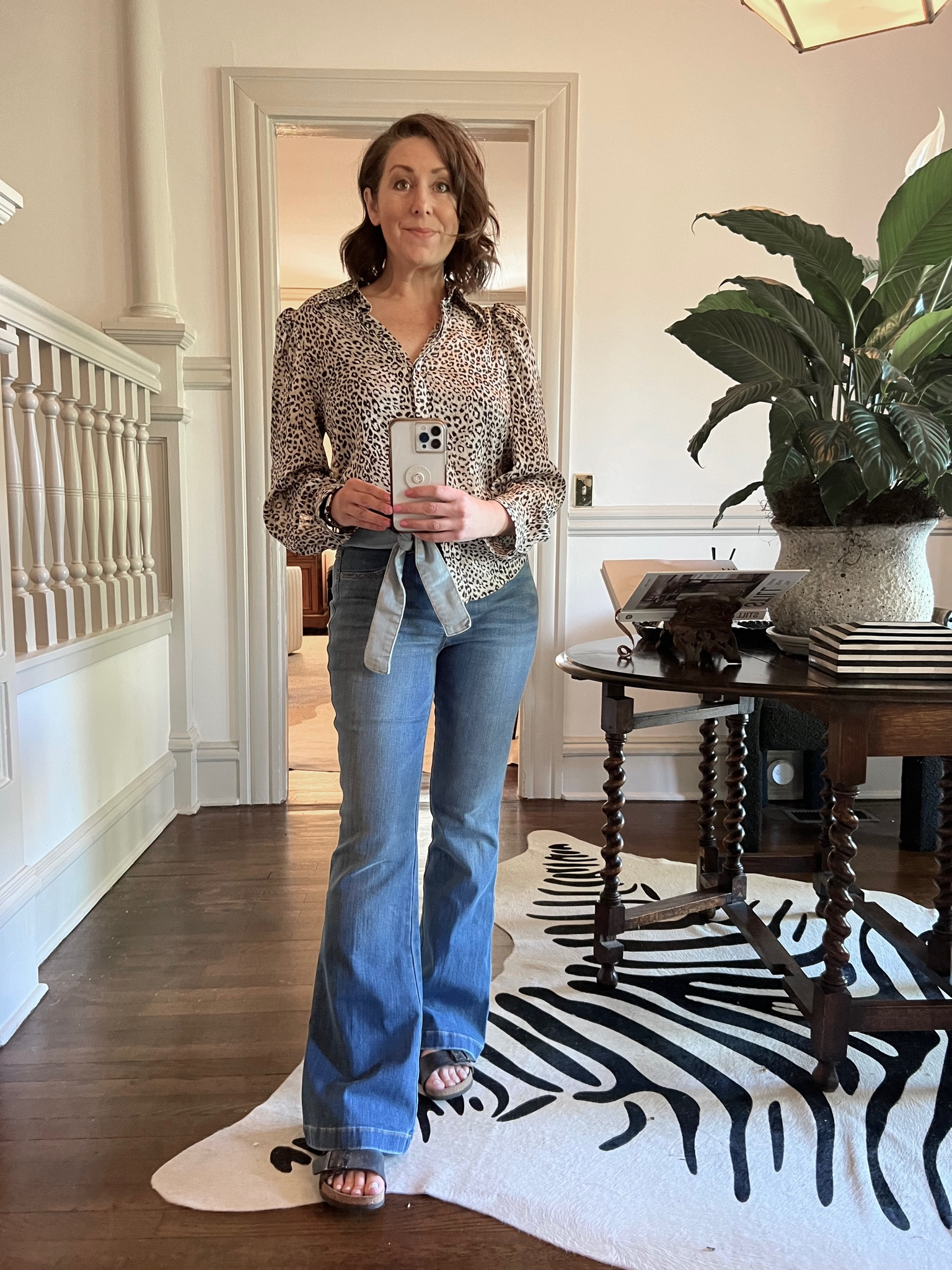 Magic jeans: elastic waist!
I’m 5’4 and wearing the petite medium 