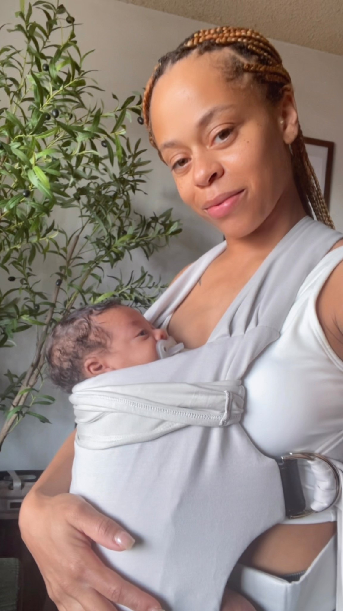 As a new mom, trying to find a wrap that’s comfy, easy wear, able to grow with my son and match my minimalist aesthetic was difficult, UNTIL I found this one. This is the Lalabu Simple Wrap in the color “Fog” and my son absolutely loves it! He falls asleep in it all the time and as a baby who runs hot, it’s the most comfortable and cooling of all my carriers. They have so many MORE colors, as well. They’re on SALE for 40-55% off, so grab yours now!

#MomLife #K.L.C. #BabyGear #BabyCarrier

#LTKSaleAlert #LTKBaby #LTKFindsUnder50