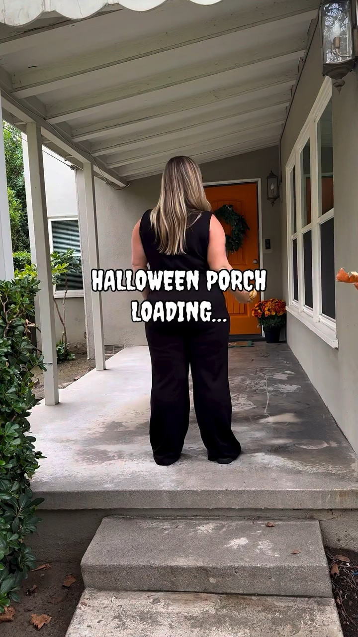Since it’s officially October now it is officially spooky szn!! I haven’t had time to decorate my porch yet, so throwing it back to last years Halloween porch reveal! TBH it’ll look pretty much the same this year again, but everthing here is back in stock and some on sale! 

Drop the word “SPOOKY” and I’ll send you the details to my decor! 

#halloweenporch #potterybarn #fallporch