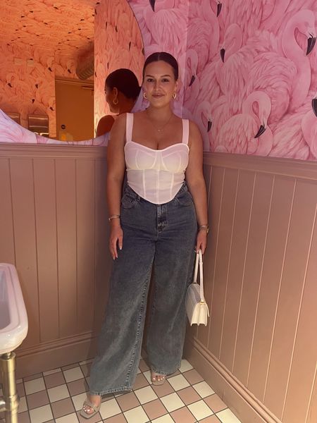 Weekend outfit, bottomless brunch, dinner and drinks, jeans and a nice top 💕

Corset top - Pretty little thing 
Jeans - New Look (old) will link alternatives 
Heels - Primark (old)
Bag - Marks and Spencer 
Earrings - Betty and Biddy

#LTKeurope #LTKmidsize #LTKstyletip
