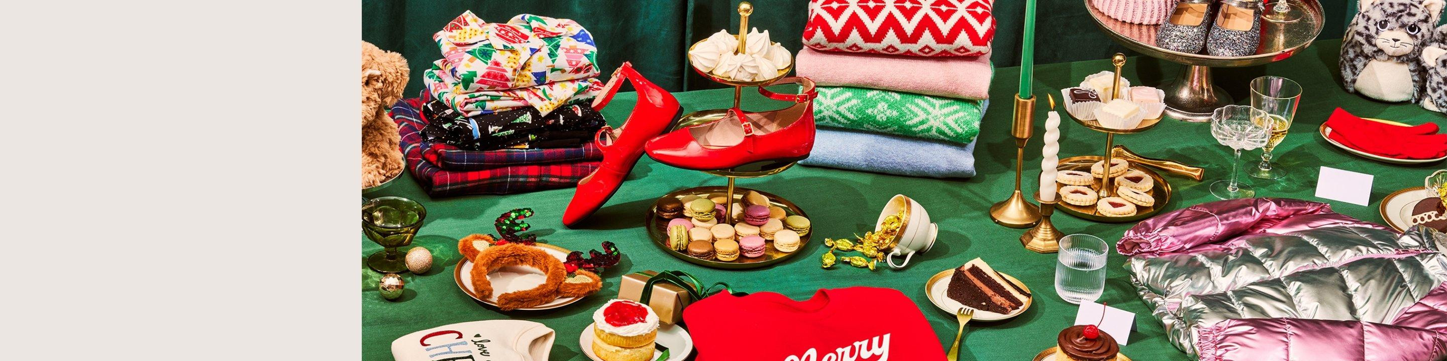 Bluey™ Unisex Holiday Graphic T-Shirt for Toddler | Old Navy (US)