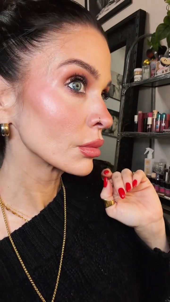 Just one or two coats of this colossal bubble mascara from maybelline. It’s also clean and sensitive eye friendly. 

Drugstore makeup finds
Drugstore mascara
Clean mascara
Long lasting mascara 

#LTKBeauty #LTKgrwm #LTKSaleAlert