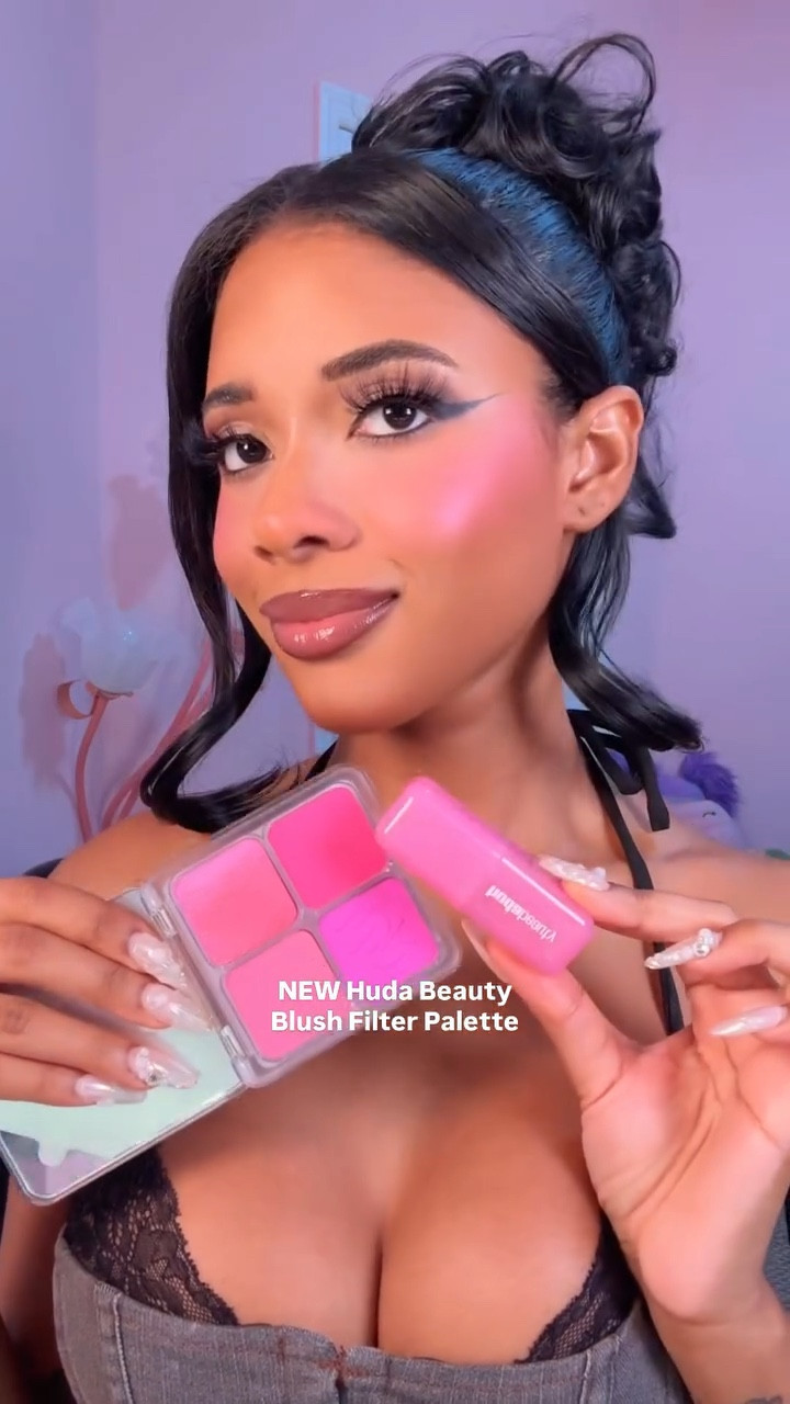 trying the NEW @hudabeauty blush filter palette in baby pink paired with their bubblegum liquid blush 💗🫧 

@huda #hudabeauty #blush #hudabeauties