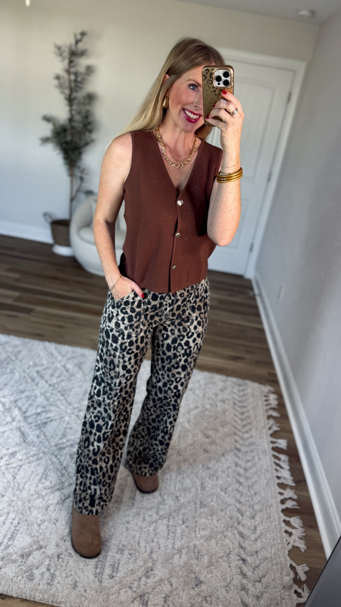 Weekend Walmart Wins try-on
Brown sweater vest- small
Leopard cargo pants- small

#LTKootd