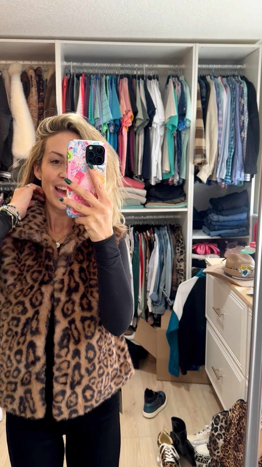 I wish I hated this for the price tag… but I LOOOVE IT. It’s so cute. 

Faux fur. Jacksonville Jaguars. NFL game day outfit.  OOTD. JAX jags. Football game. Leopard print vest  

#LTKgrwm #LTKootd #LTKdayinmylife