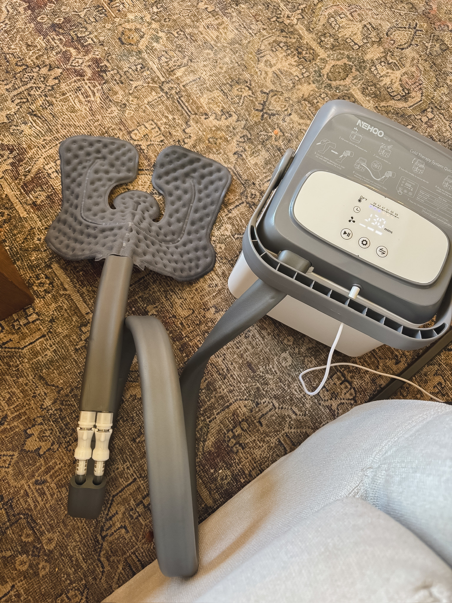 Cold therapy and other essentials for healing knees.

#LTKActive