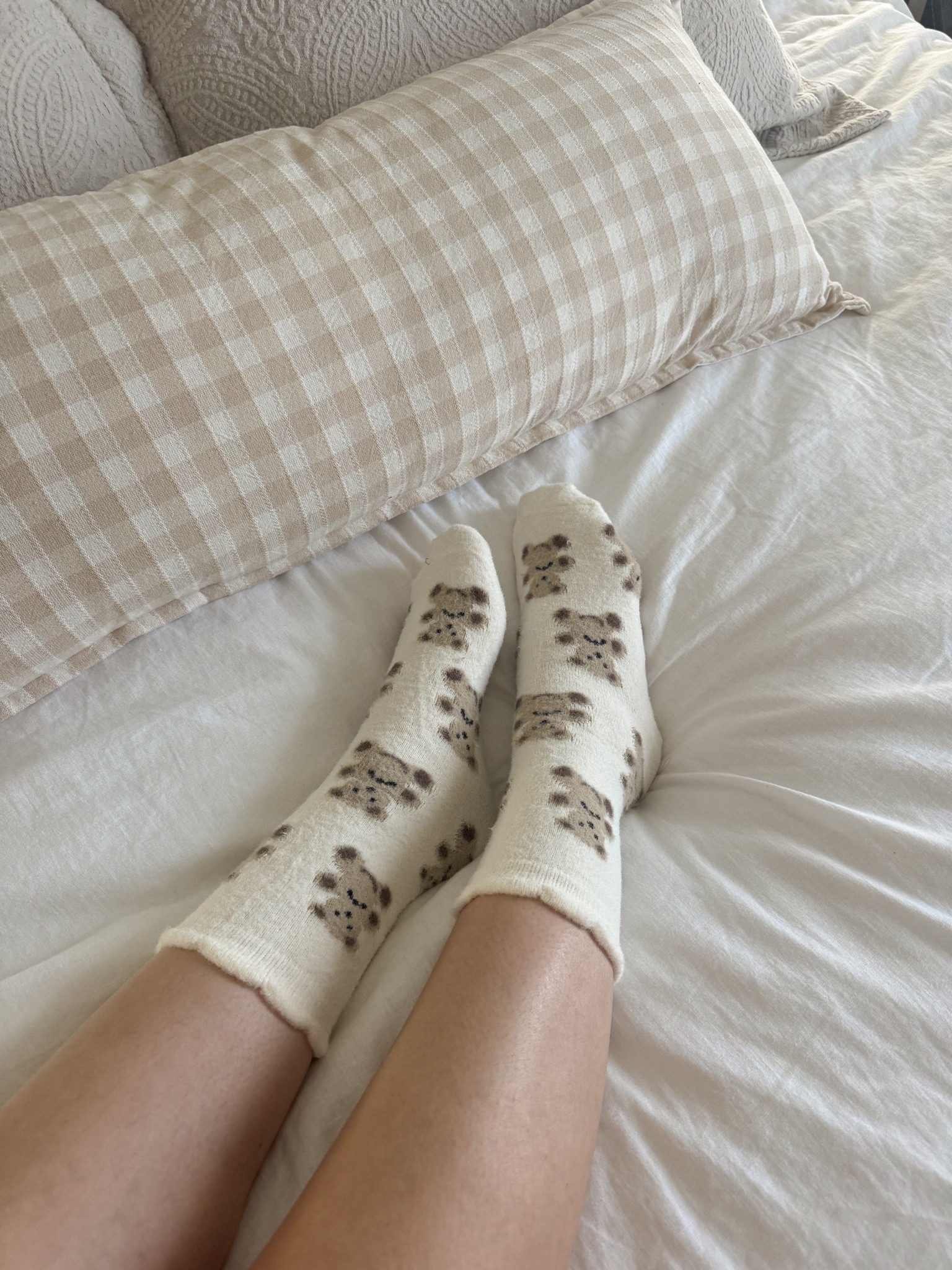 Coziest cutest socks ever 🧸🫶

Winter style, cold weather outfit

#LTKFindsUnder50 #LTKHome #LTKStyleTip