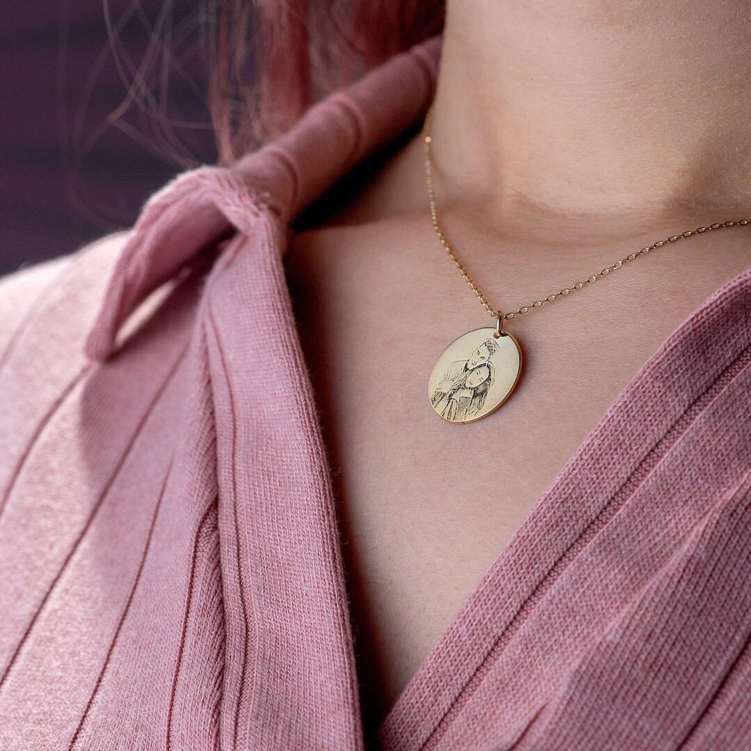 Personalized Solid Gold Disc Picture Necklace, Photo Necklace In Memory,Gift For Her, 14K Solid G... | Etsy (US)