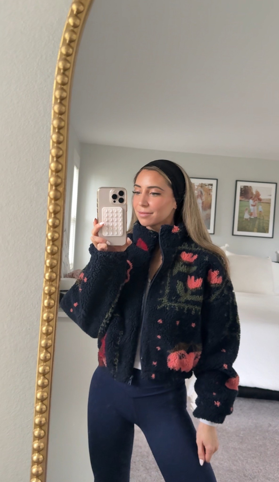 This fleece zip up from Cider is uh-mazing! I’m wearing an xxs and she’s so pretty 😍 

#LTKHoliday #LTKPetite #LTKootd