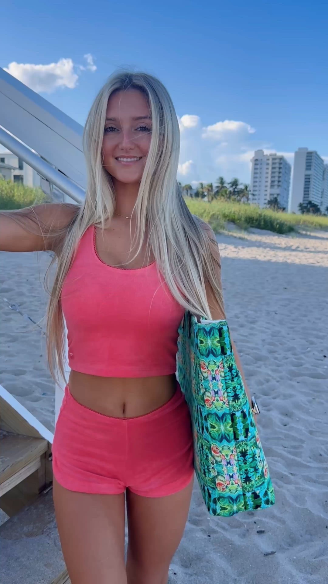 So obsessed with this beautiful and unique tote bag from Evelyn & Kate!! 

#LTKStyleTip #LTKItBag #LTKSeasonal