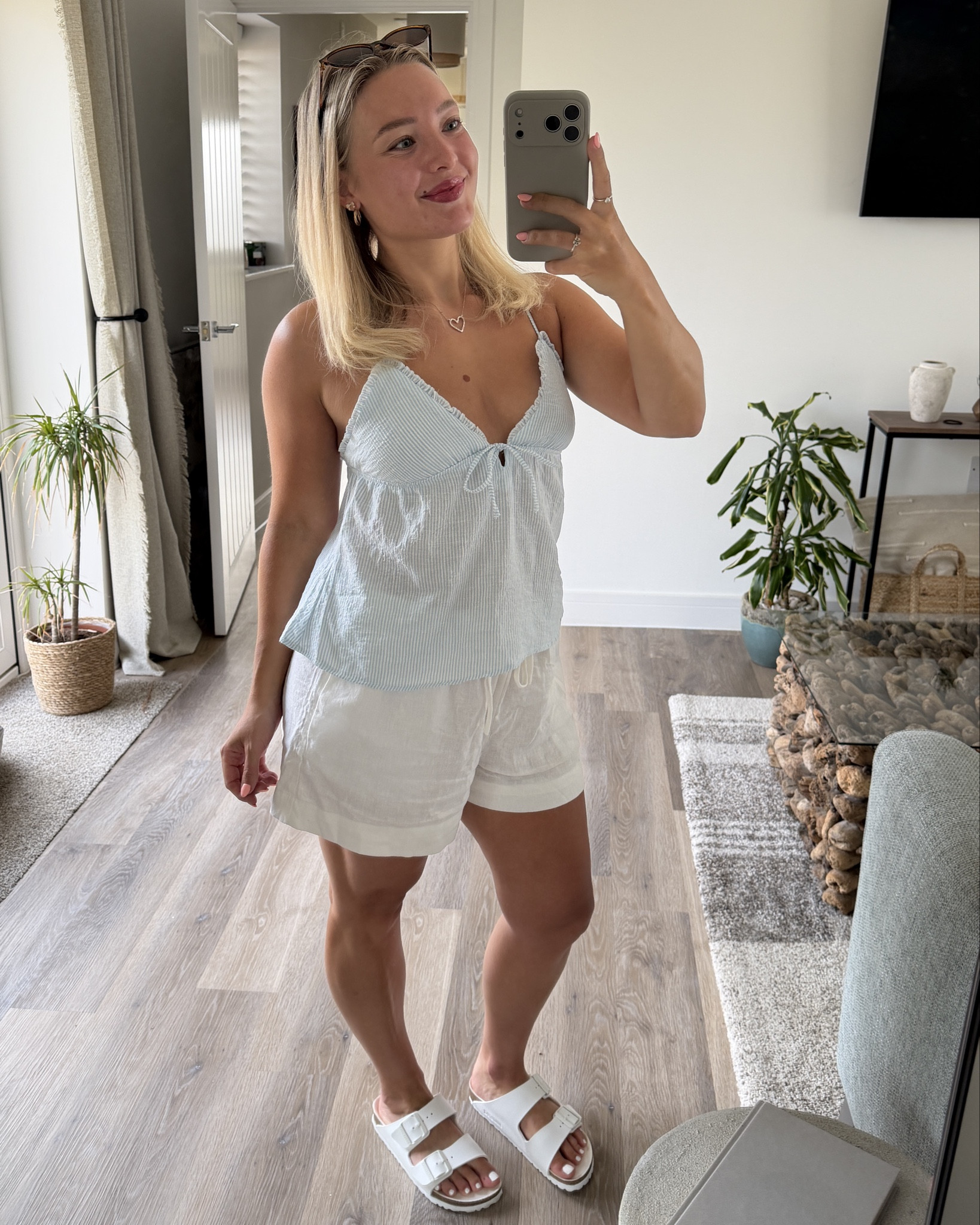 I love summery fits✨🩵 
Top size XS
Shorts not exact but so similar! 🤍 

#LTKpetite #LTKuk #LTKsummer
