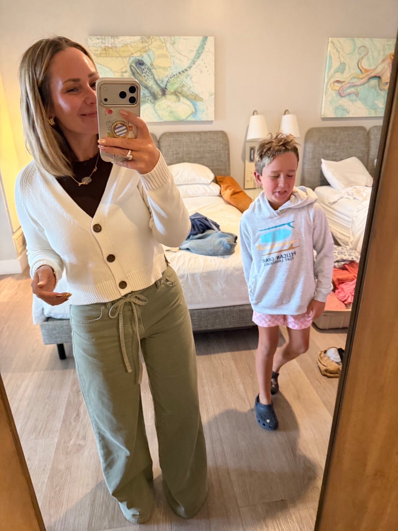 women’s cardigans, sweater, american eagle pants, casual outfit, trendy outfit, winter style, ootd, petite friendly 

#LTKPetite #LTKootd #LTKSeasonal