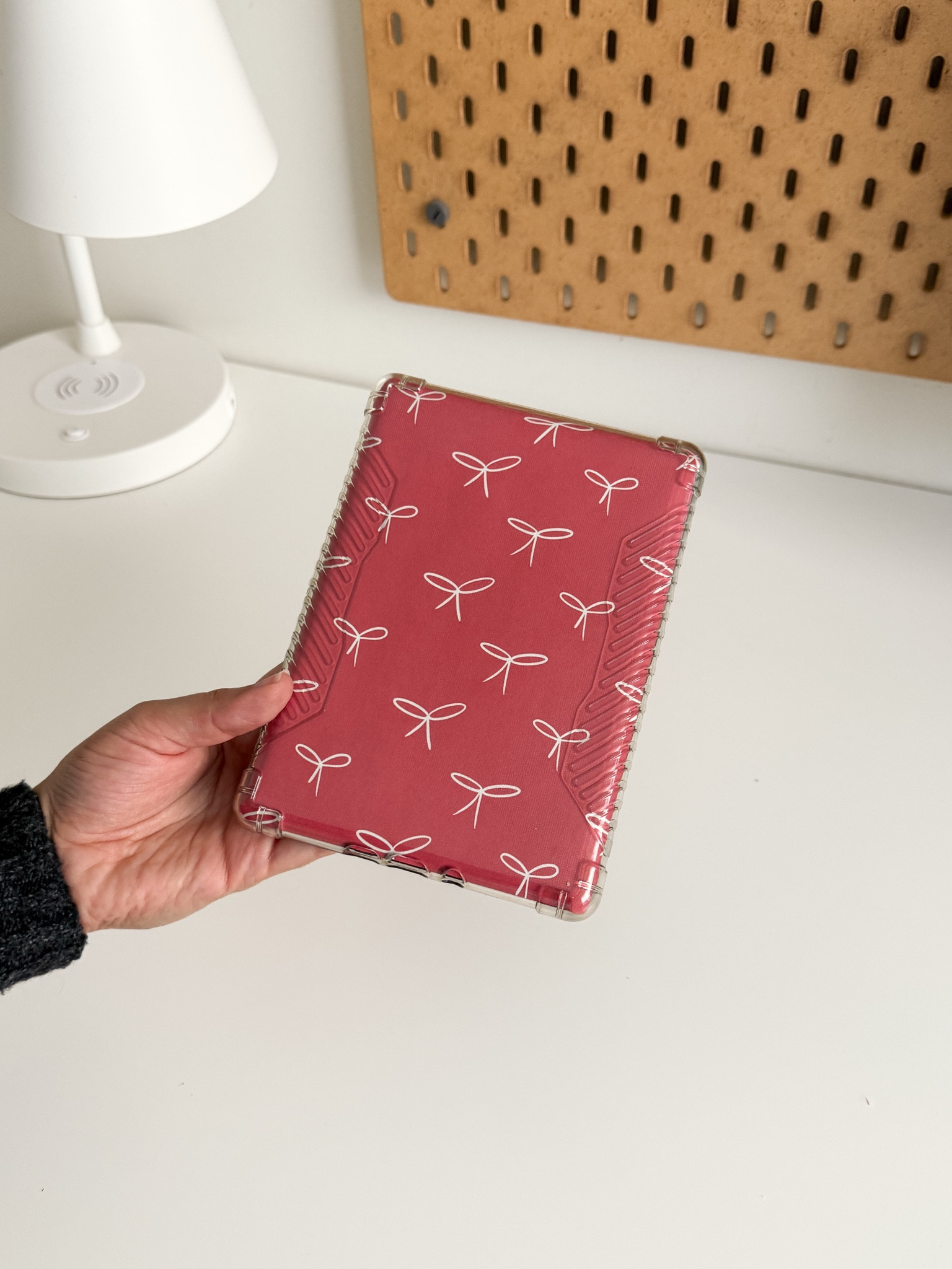 Holiday BOW e-reader case insert?! Yes, please!

A perfect addition to your clear kindle & kobo cases 🎀📖

#LTKHoliday #LTKFindsUnder50