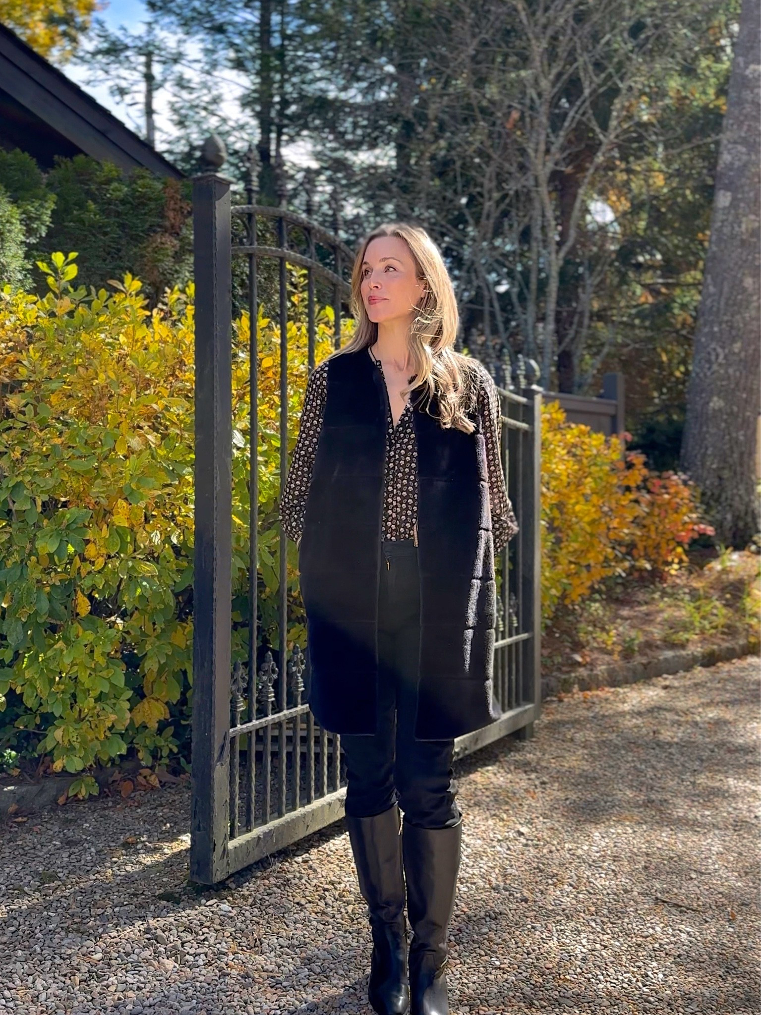 Fall outfit inspo! 🍁 Everything but my jeans is old (size 25) so linked similar!

#LTKootd #LTKgrwm #LTKSeasonal