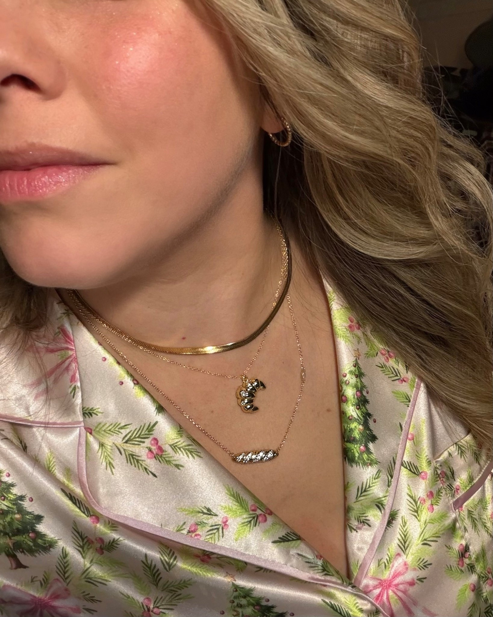 A necklace stack I’ll never get tired of. 🥖✨🥐 Lately it’s the baguette and croissant locket I keep reaching for. They have that effortless feel I love, playful but still timeless. 

**the croissant is a locket!

#LTKgrwm #LTKmomlife #LTKFindsUnder100