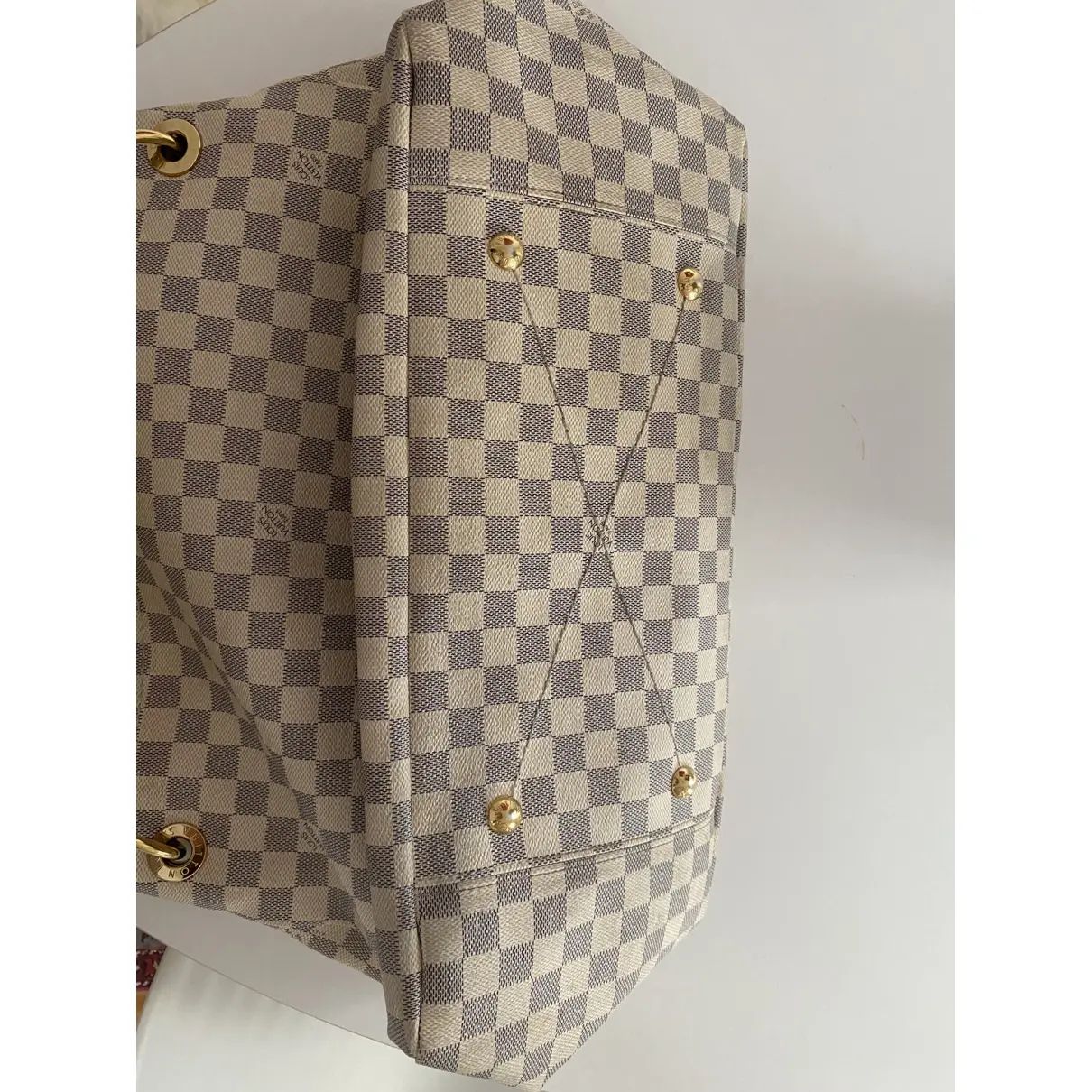Artsy cloth handbag Louis Vuitton Beige in Cloth - 34276430 | Vestiaire Collective (Global)