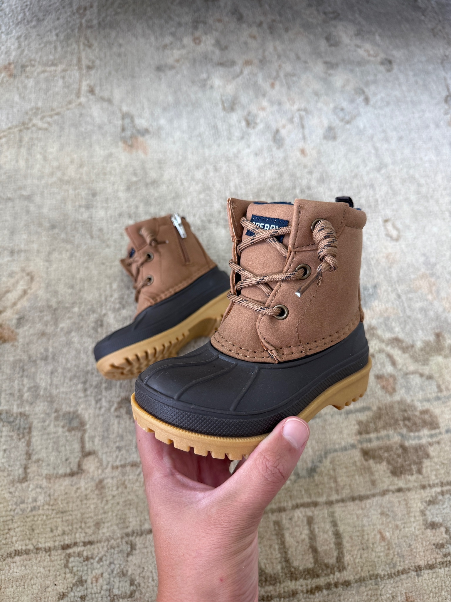 The cutest kids booties!

DSW, sperry boots, kids sperry boots, kids boots, rain boots, hiking boots, boy mom, grace white