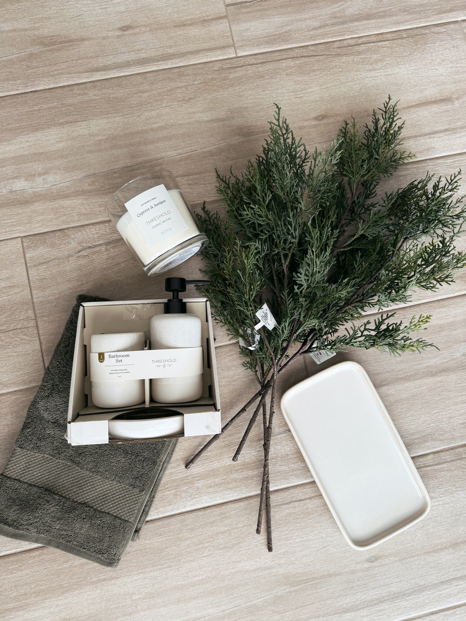 @target haul 🤎🌲 grabbed some cute items from target for a bathroom refresh ✨

#ad #targetpartner #target #targetstyle #targethaul #bathroom #bathroomrefresh #bathroomdecor #homedecor #christmascandle #christmasstems #bathroomaccessories 

#LTKHoliday #LTKHome #LTKSeasonal