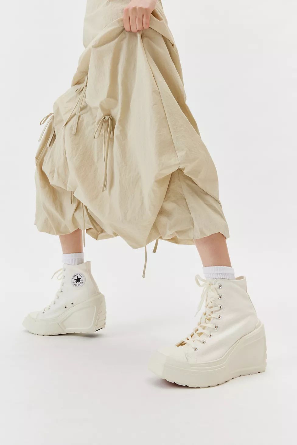 Converse Chuck 70 De Luxe Wedge Sneaker | Urban Outfitters (US and RoW)