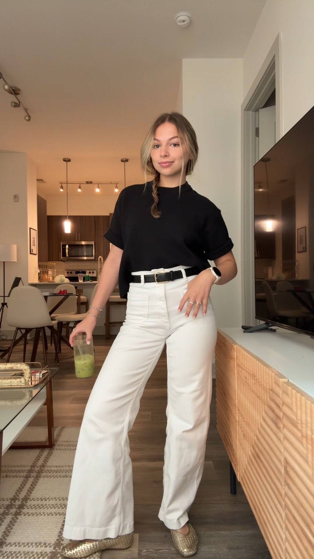Polished and effortless for the office 🤍 I’m wearing a black knit top from Uniqlo with wide-leg jeans from Zara (linked a similar pair from H&M!) and gold flats from H&M. A clean, minimalist look that works perfectly for meetings, coffee runs, and everything in between.