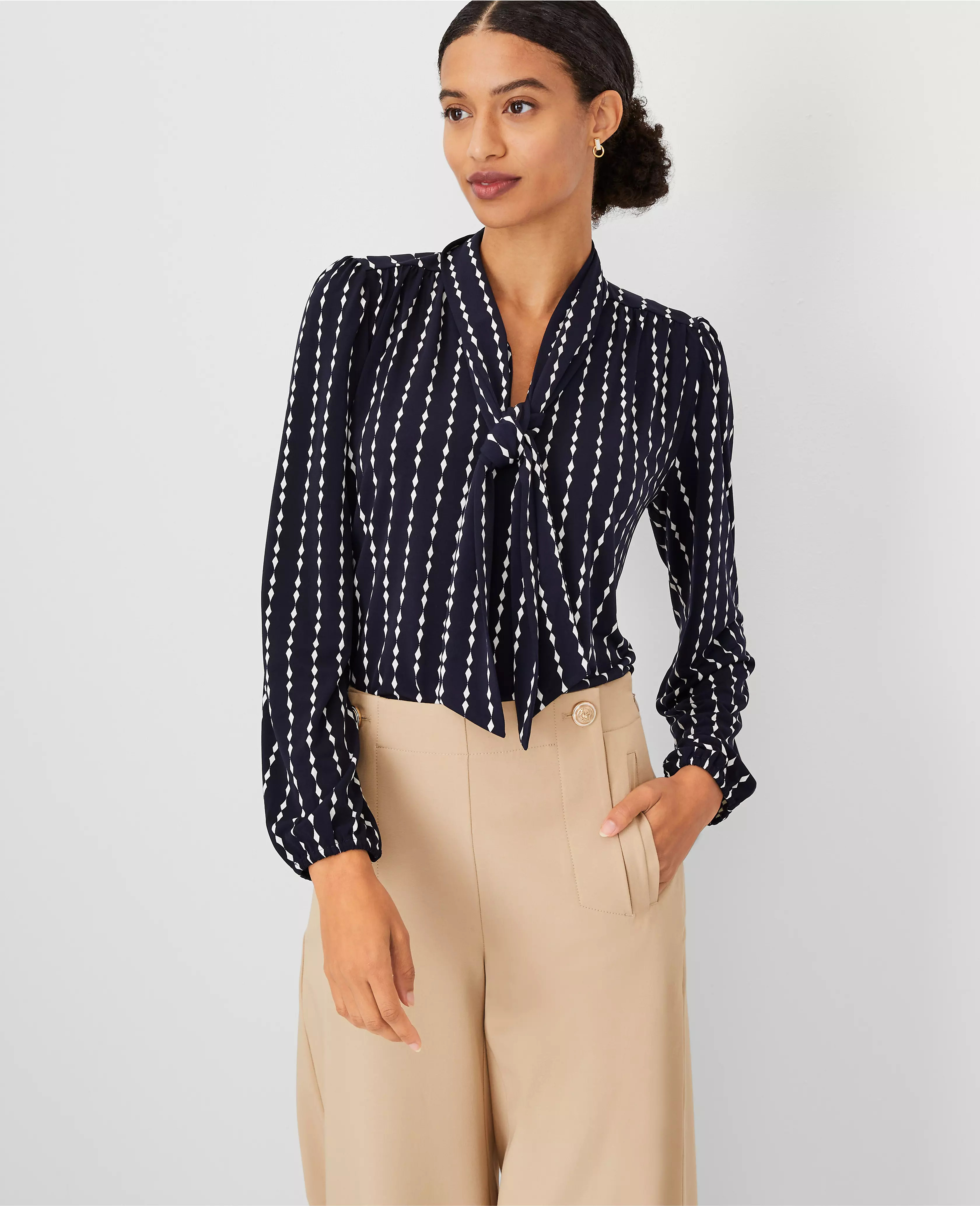 Geo Blouson Knit Tie Neck Top | Ann Taylor (US)