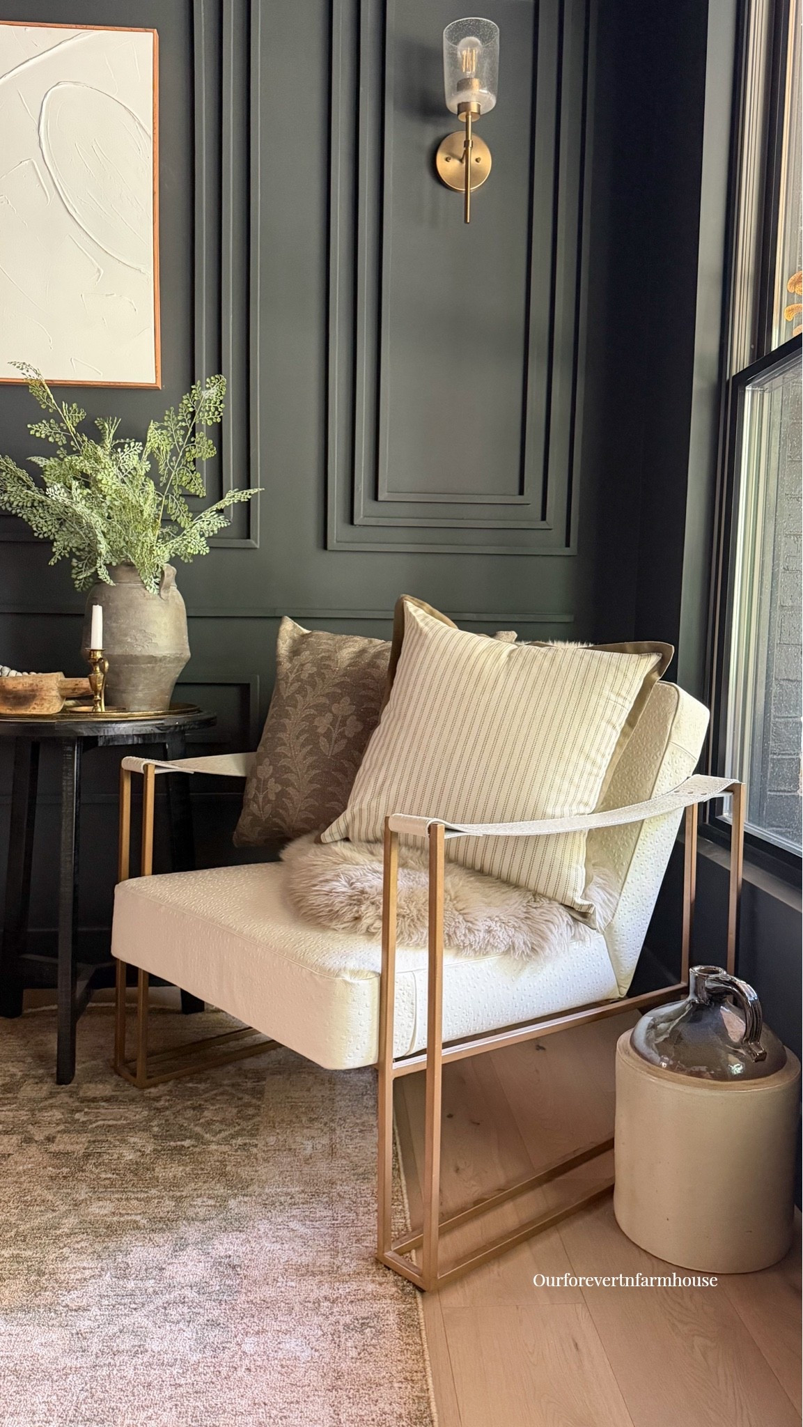 The finishing touches to my little office refresh. 🤎🌿

I added these two pillows from the new Magnolia Home by Joanna Gaines × Loloi collection, and I love how they pull in all those warm, earthy tones and coordinate so beautifully with the Storrie rug in Lagoon/Earth.

Such an easy way to add a little color, pattern and texture without changing the whole room. I linked both pillows, my rug and a few more of my favorites from the new collection here! 🤍


@loloirugs @magnolia @joannagaines
#gifted