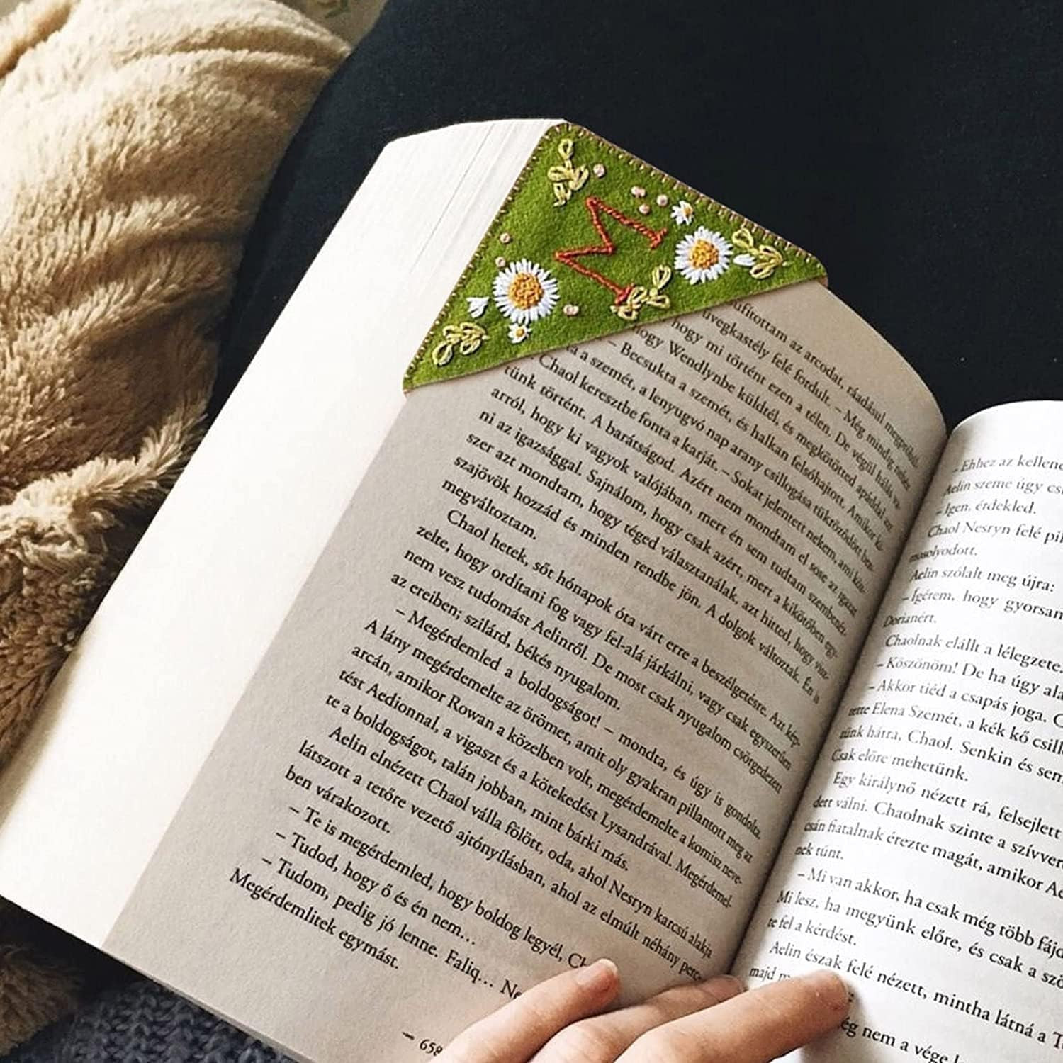 MOTEERLLU Personalized Hand Embroidered Corner Bookmark,Felt Triangle Page Stitched Handmade Book... | Amazon (US)