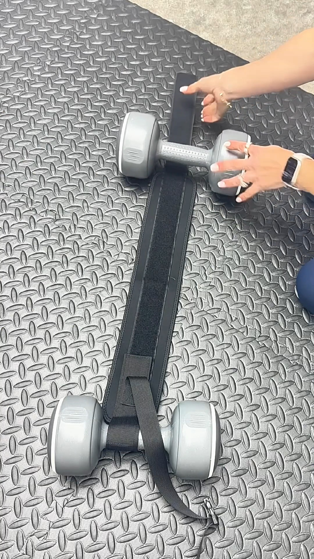 I used to avoid hip thrusts because the setup was frustrating and uncomfortable. Balancing weights, adjusting constantly… it just wasn’t worth it. But this resistance weight belt completely changed that. Now I can use dumbbells I already have, set up in seconds, and actually focus on my glutes instead of the struggle.

If your goal is glute growth, better lower body strength, and an easy at-home workout routine, this is something you’ll actually use.

• #gluteworkout
• #homeworkouts
• #bootygains
• #fitnessover40
• #lowerbodyworkout