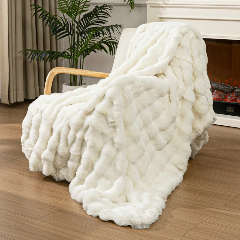 MJIAexp Faux Fur Throw Blanket for Couch, Cozy Soft Plush Thick Fuzzy Comfy Bubble Blanket and Fu... | Walmart (US)