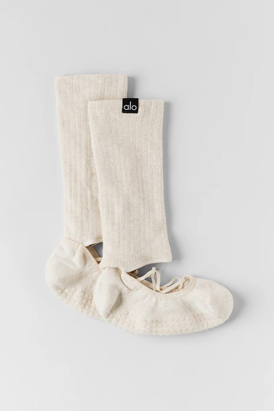 ALO | Women's Strappy Siren Grip Socks in Oatmeal Heather, Size: Small/Medium | Alo Yoga (US)