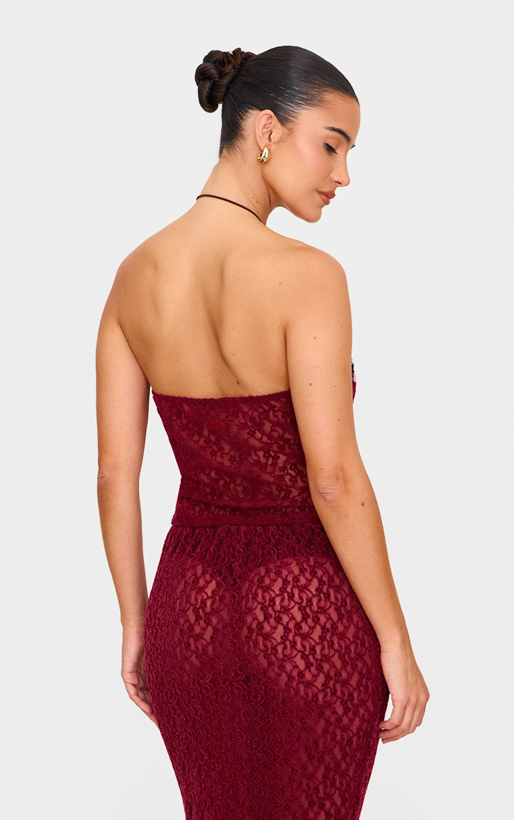 Couleur: Bordeaux | PrettyLittleThing (FR)