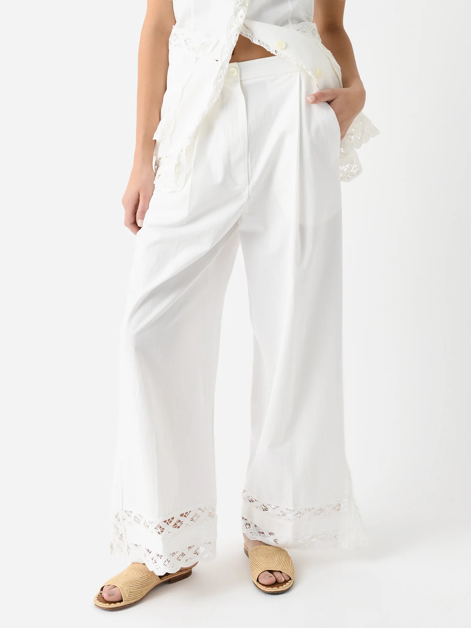 EENK
                      
                     Women's Yeri Lace Trim Pant | Saint Bernard