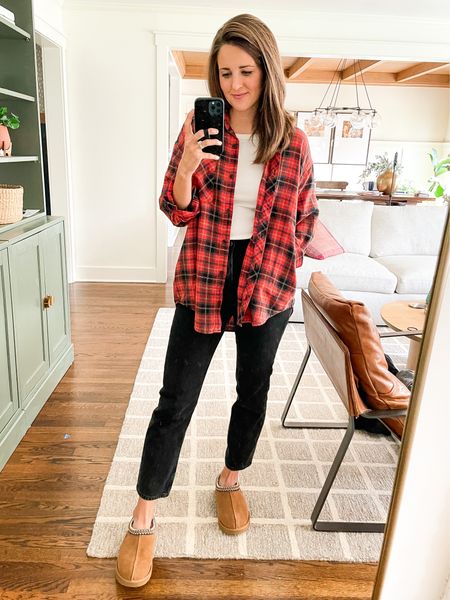 My favorite flannel EVER!! So soft, perfectly oversized, and has pockets. I’m wearing a small in the flannel and 25 in the jeans. Ugg Tasman slippers 