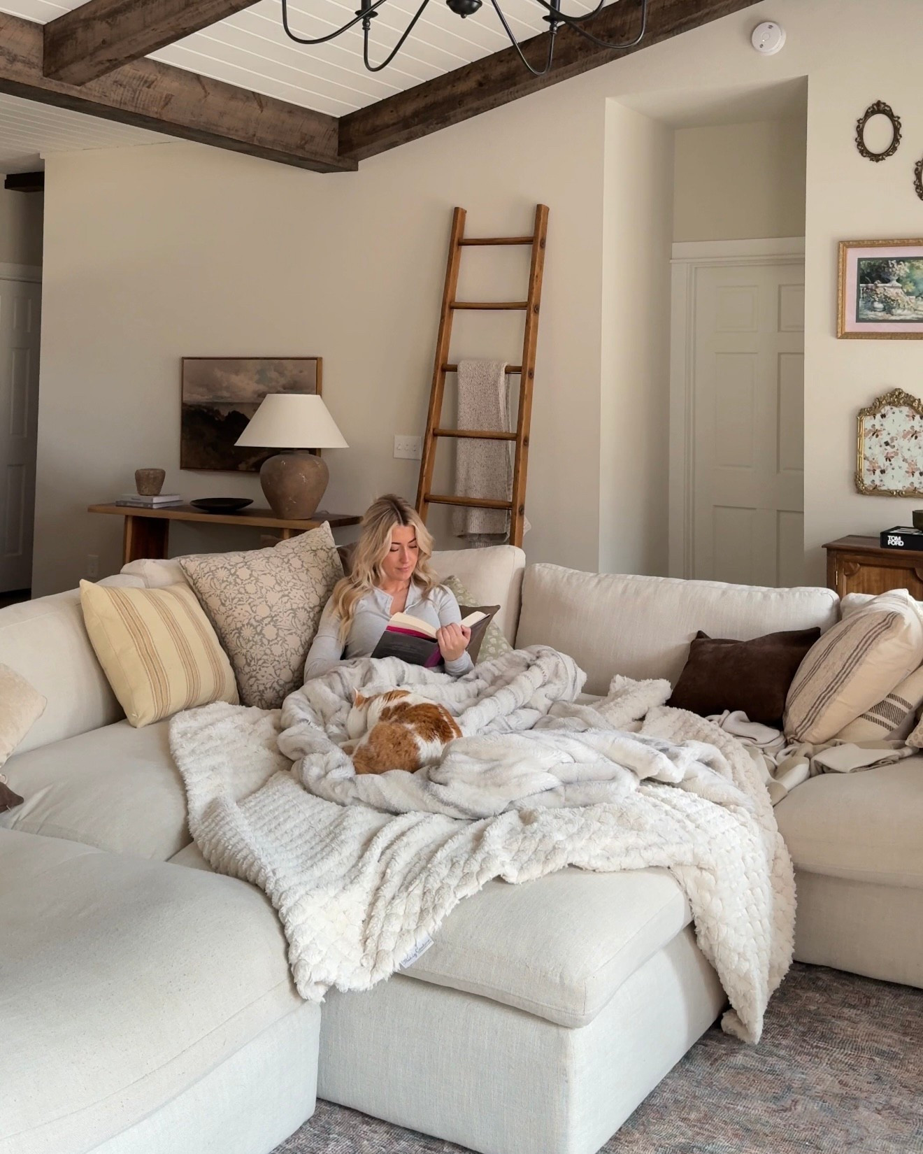 White modular sectional couch 

#LTKHome