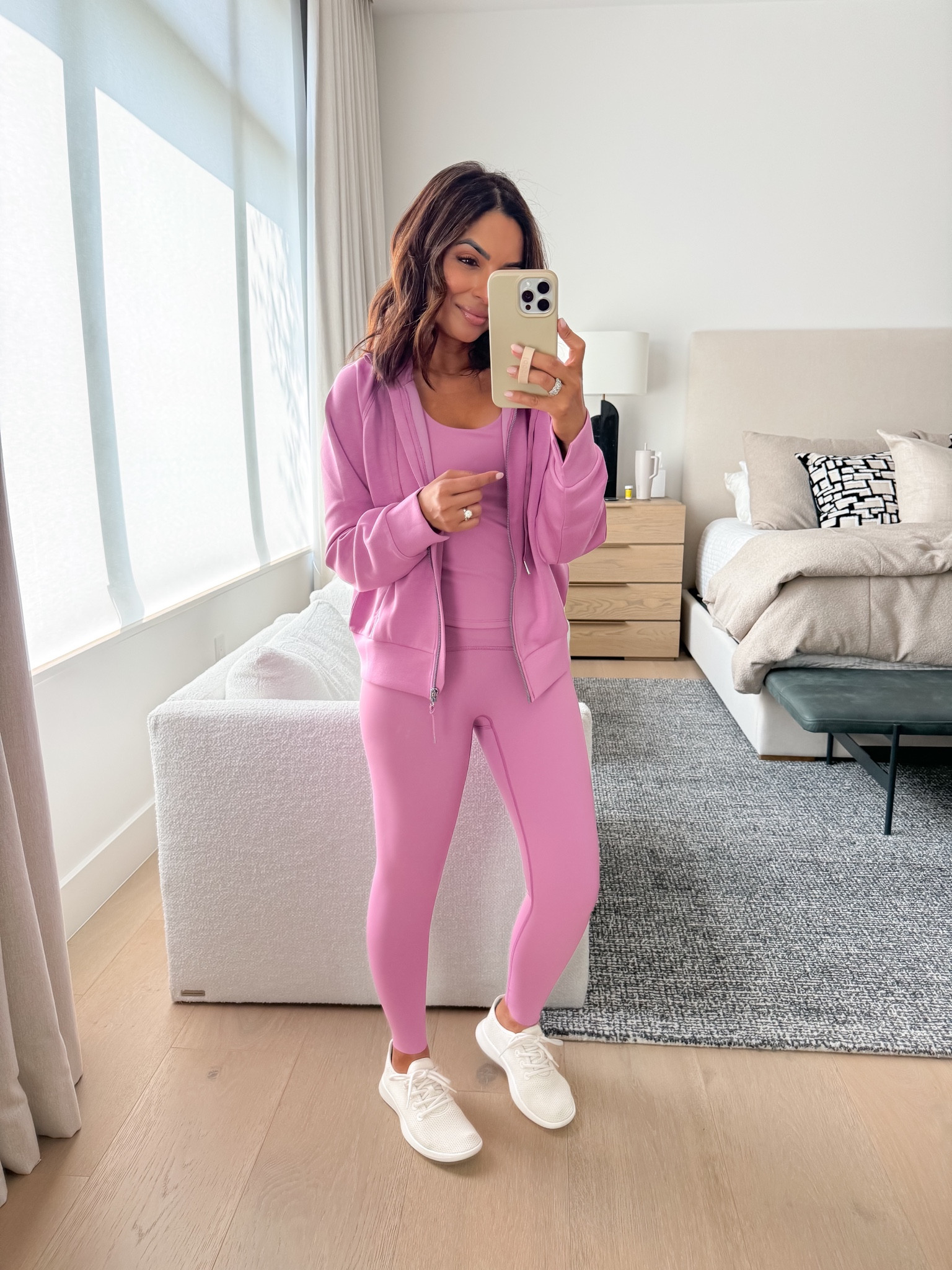 Can’t get enough of this new pink workout set from Spanx - seriously so cute!

#LTKFindsUnder100 #LTKStyleTip #LTKFitness