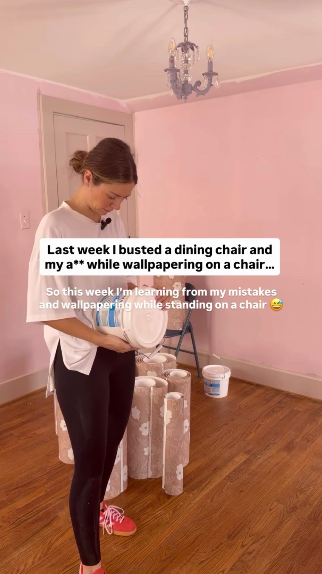 Last week I busted a dining chair and my a** while wallpapering on a chair… So this week I’m learning from my mistakes and wallpapering while standing on a chair 😅