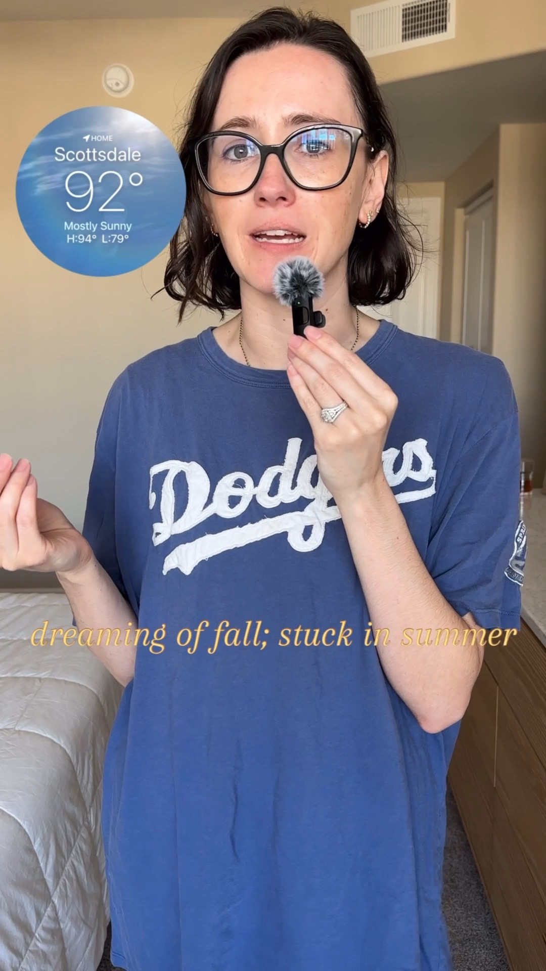 Getting dressed in AZ this time of year is always a struggle, but we aren’t going to let it stop us from putting on a cute outfit 🤗